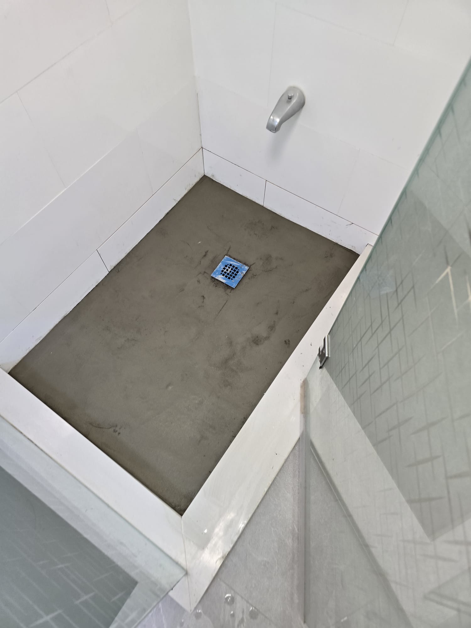 Tile area before renovation